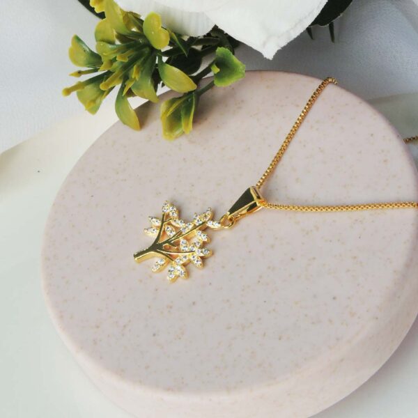 Colar Pingente árvore Da Vida Com Zircônias Brancas Folheado A Ouro 18k - Image 3