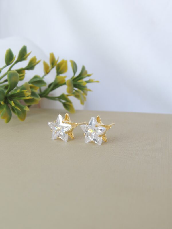 Brinco Estrela Grande Com Zircônia Folheado Em Ouro 18k - Image 2
