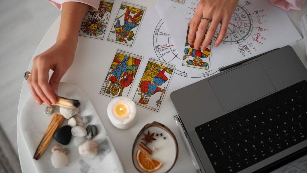 Tarô e Oraculos para o Autoconhecimento