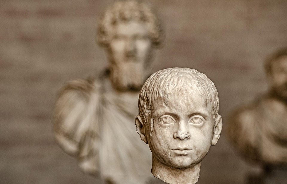 Desvendando o Eu: A Importância do Autoconhecimento na Jornada Pessoal